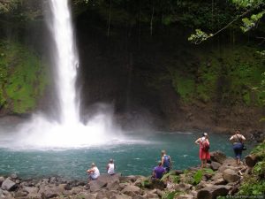 Catarata Río Fortuna. Tomada de la página oficial.