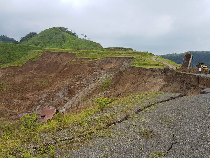 Derrumbe nueva carretera